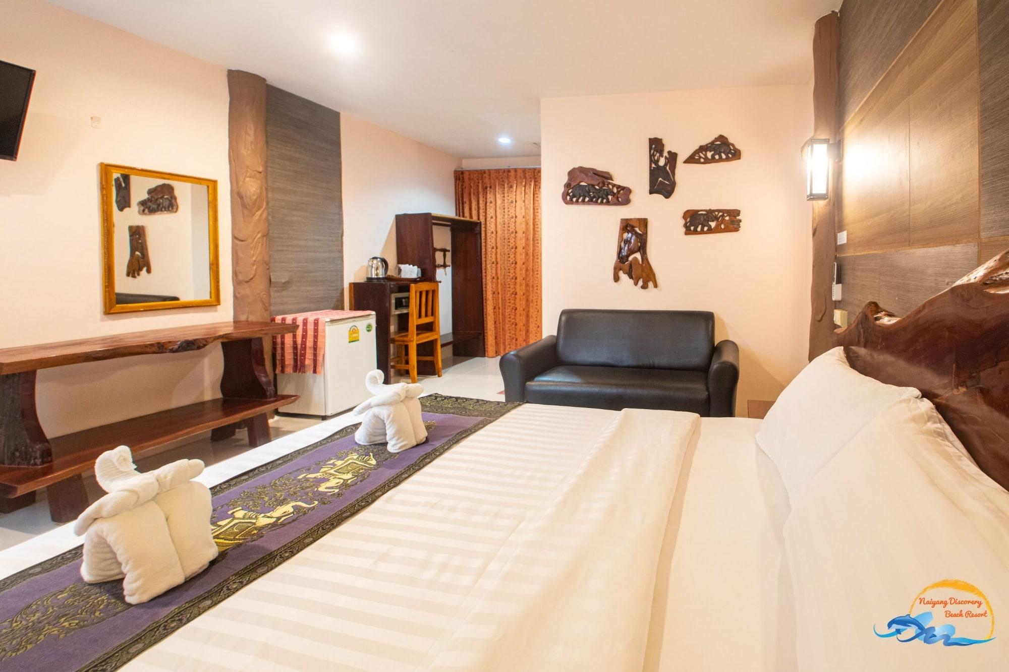 Naiyang Discovery Beach Resort SHA Nai Yang Beach Exterior foto