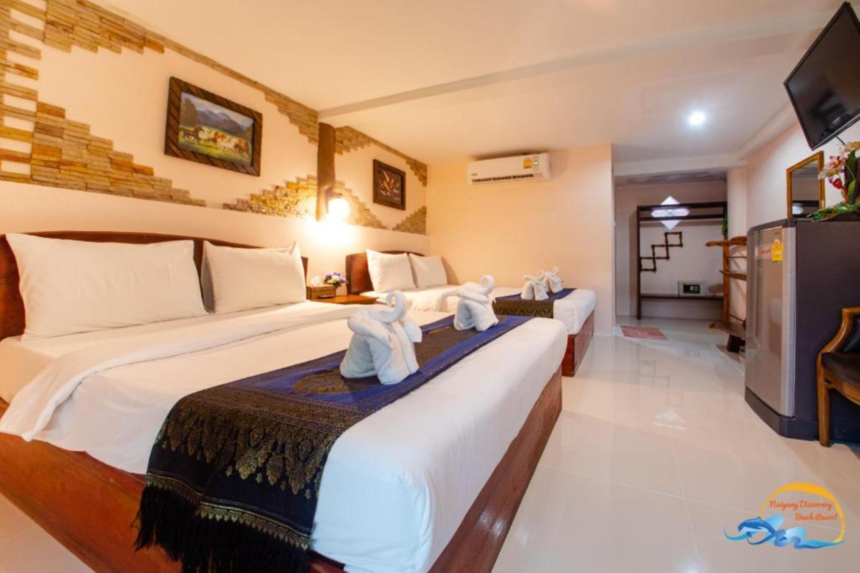 Naiyang Discovery Beach Resort SHA Nai Yang Beach Exterior foto