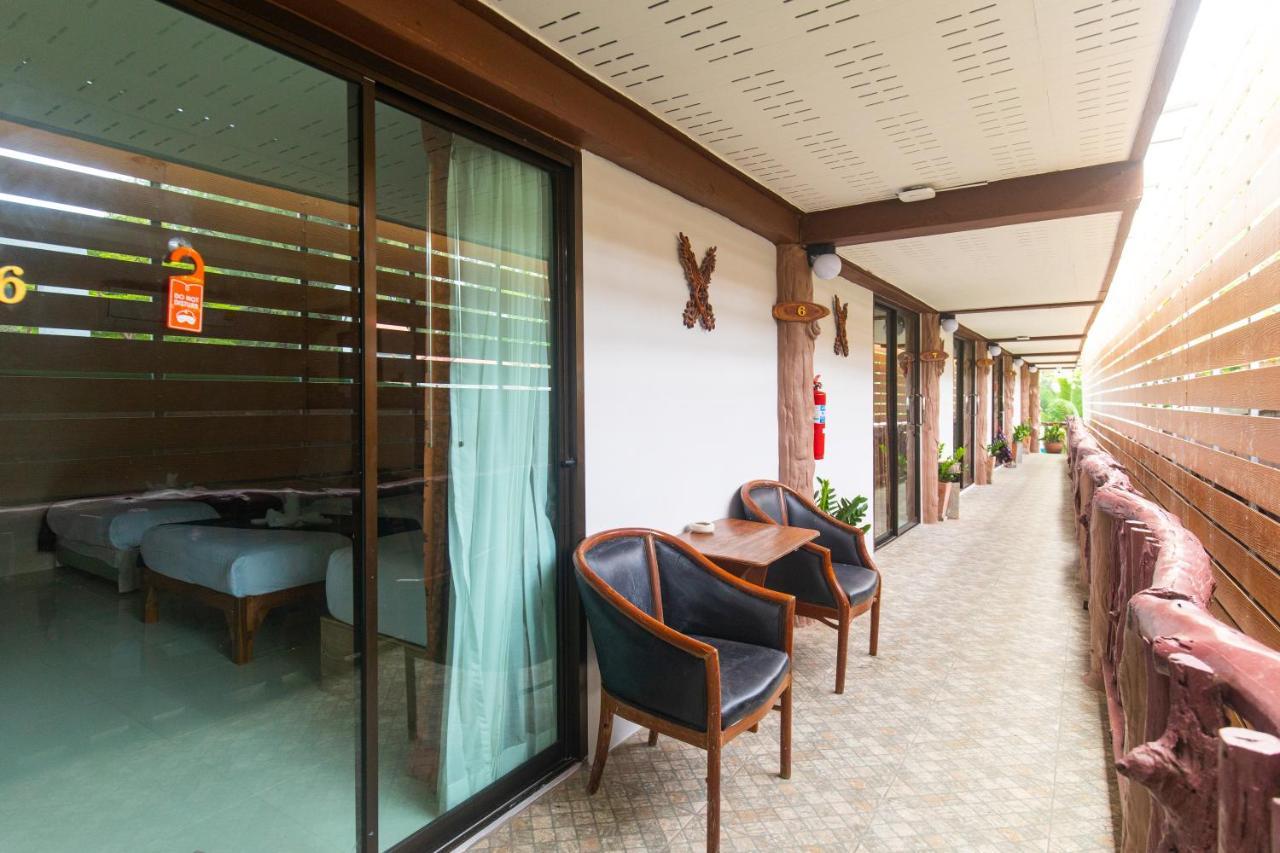 Naiyang Discovery Beach Resort SHA Nai Yang Beach Exterior foto