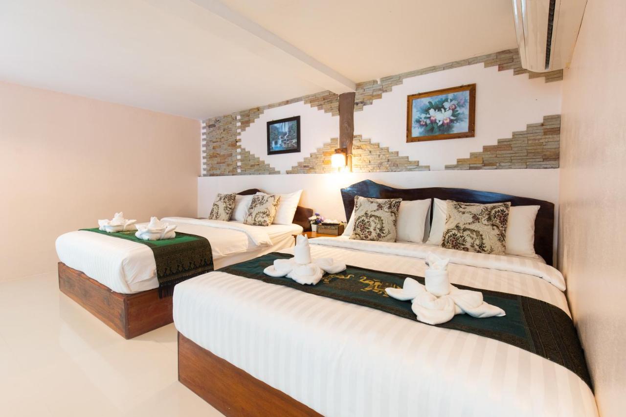 Naiyang Discovery Beach Resort SHA Nai Yang Beach Exterior foto