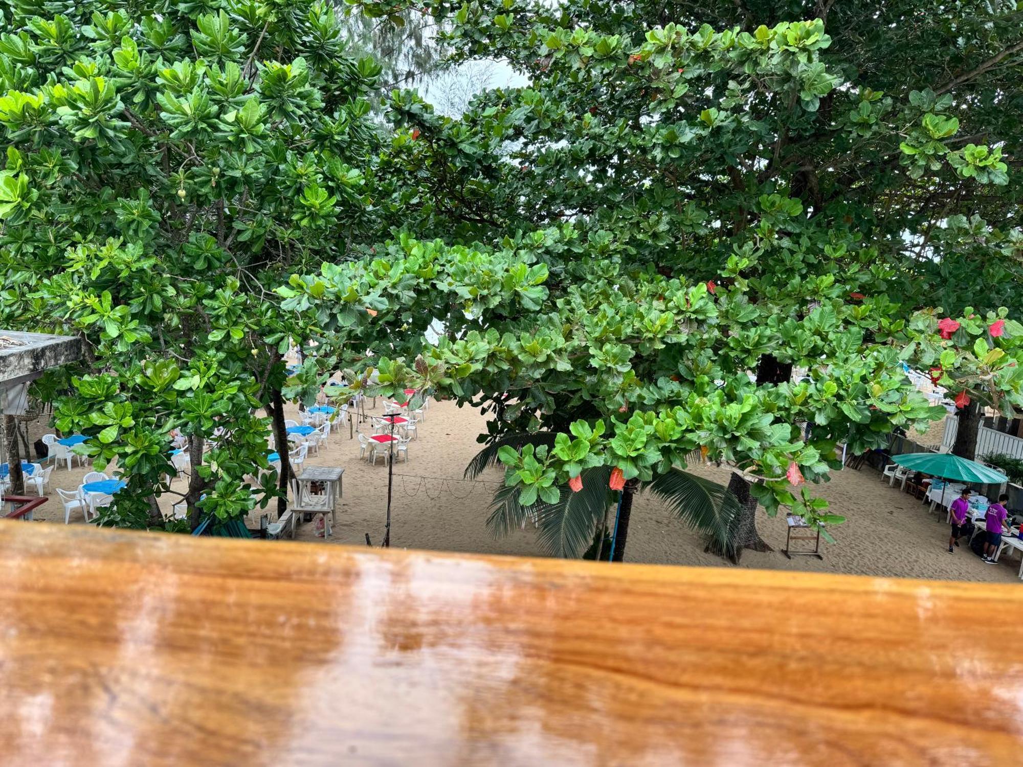 Naiyang Discovery Beach Resort SHA Nai Yang Beach Exterior foto