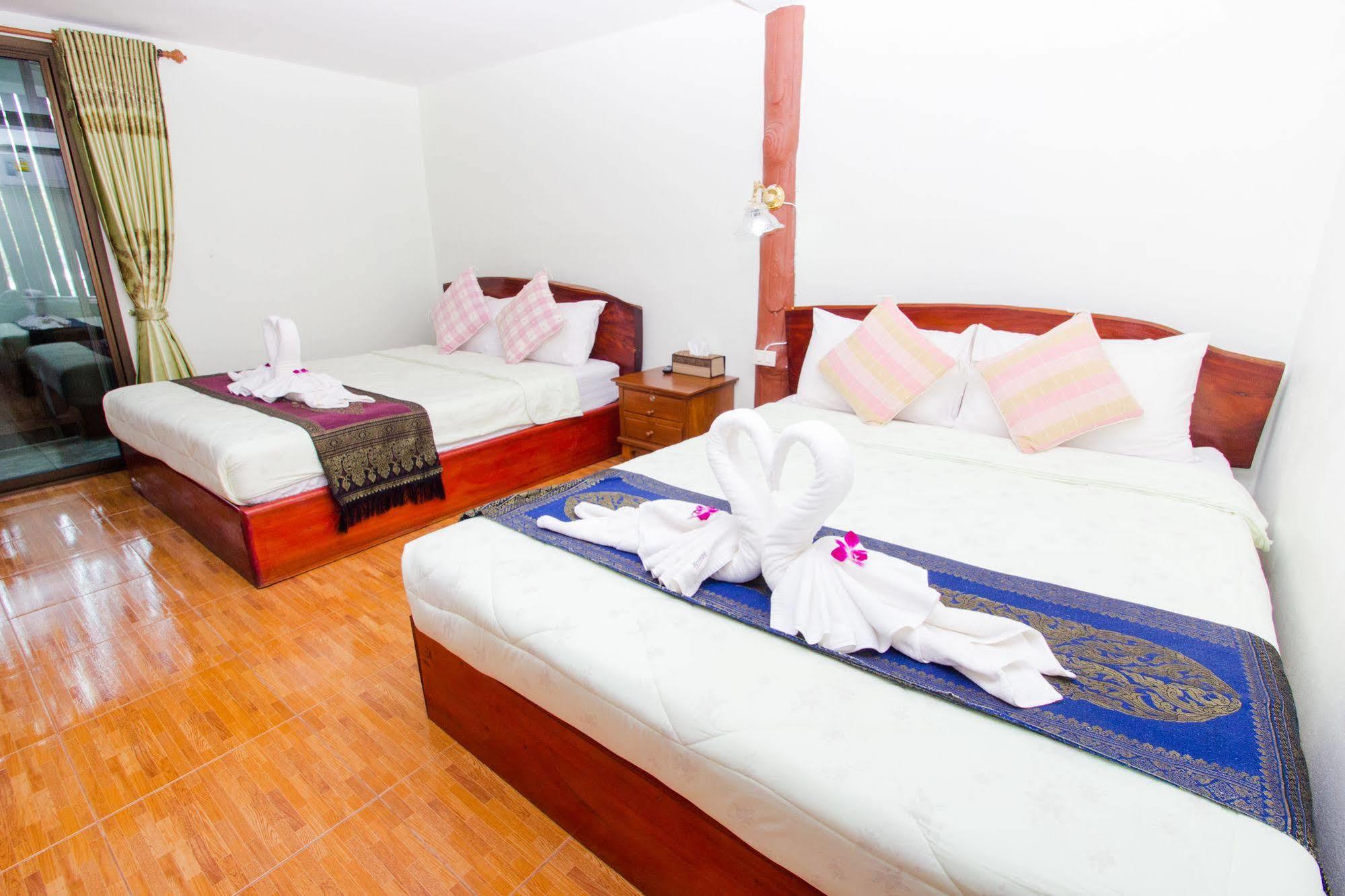 Naiyang Discovery Beach Resort SHA Nai Yang Beach Exterior foto